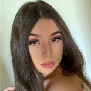 Meet your Posher, Niya